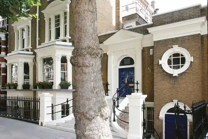 The London School of English - [CITY], Holland Park 5